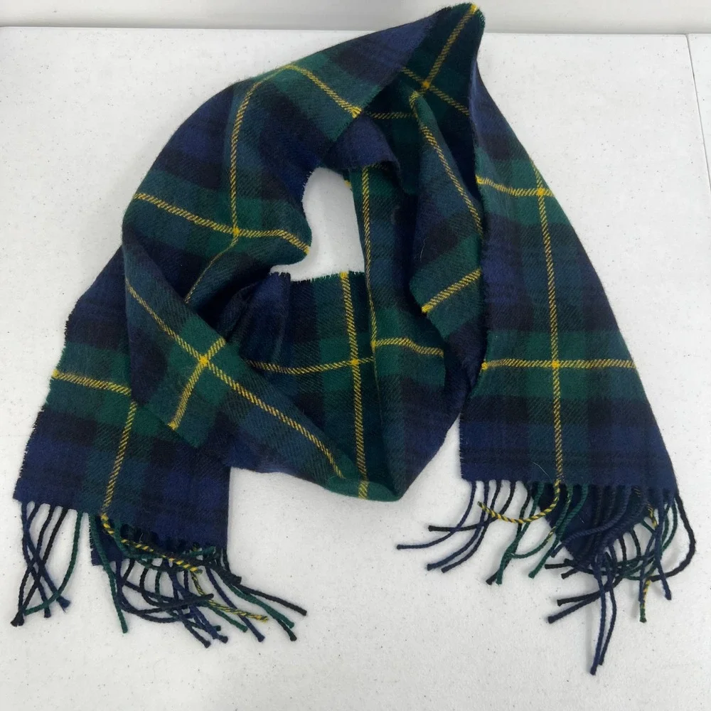 Lochcarron of Scotland Gordon Tartan Lambswool Scarf Green Navy Plaid Scotland